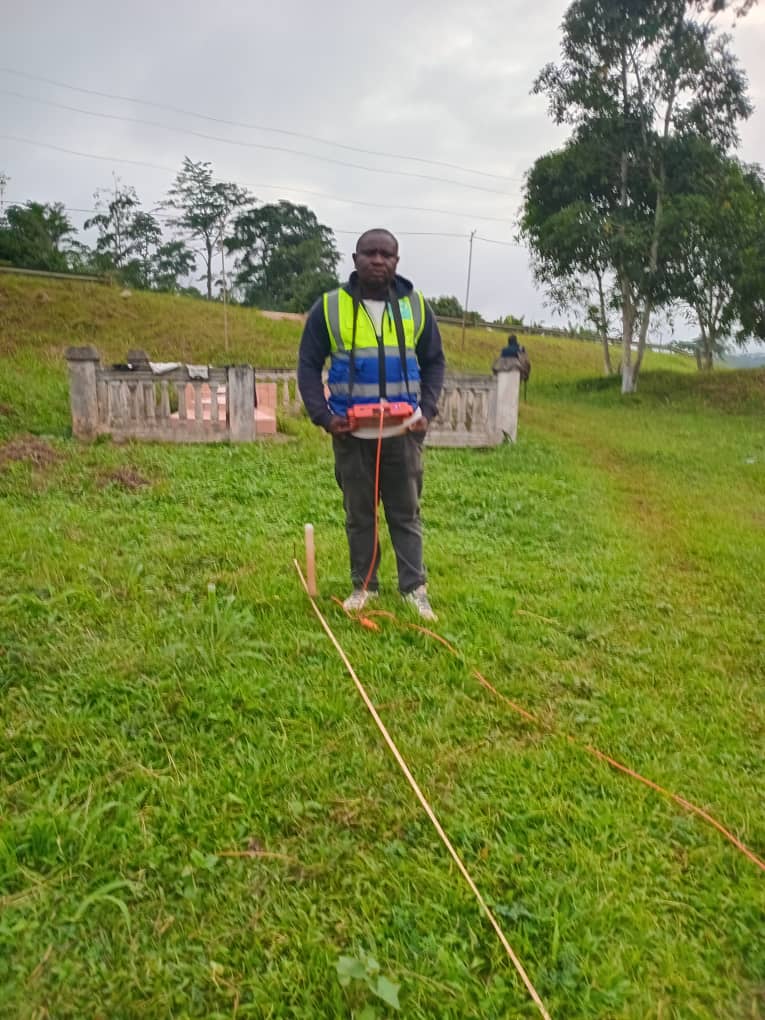 Opération d’étude géophysique à Djoum sur le terrain